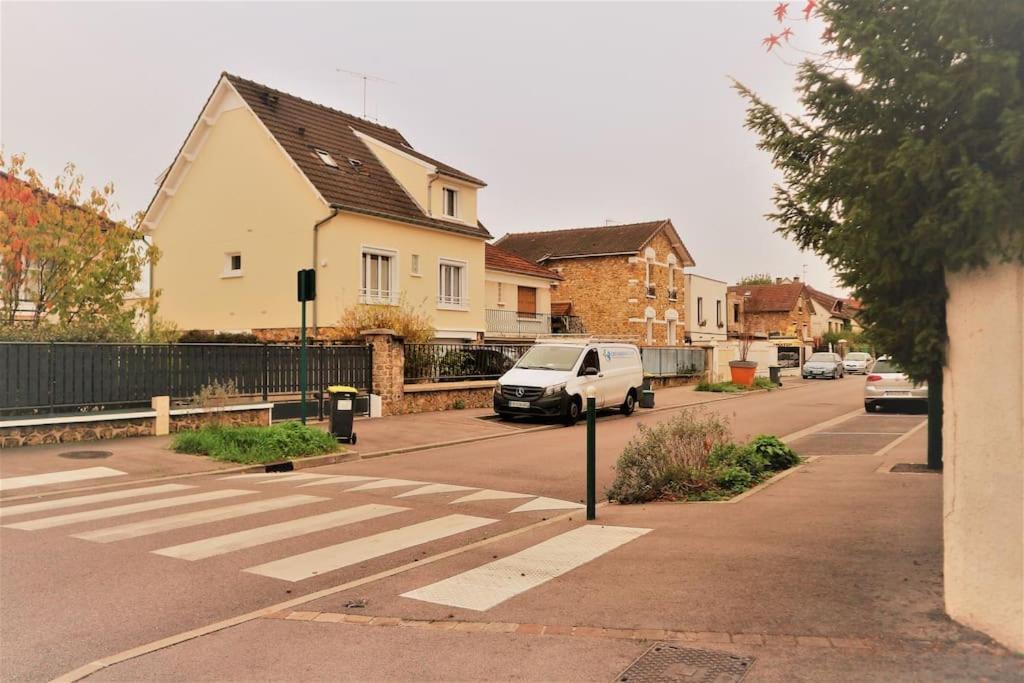 Appartement Duplex Proche Disney Et Paris Vaires-sur-Marne Luaran gambar