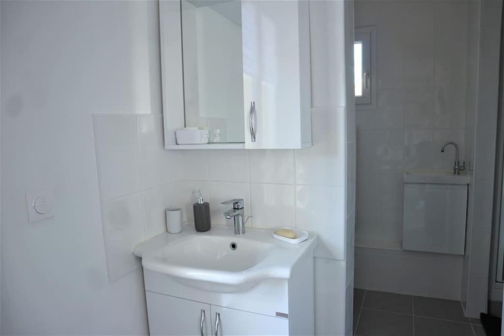 Appartement Duplex Proche Disney Et Paris Vaires-sur-Marne Luaran gambar